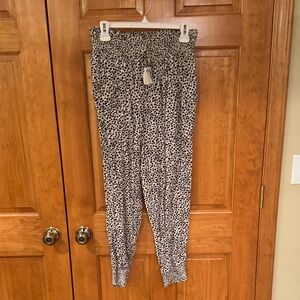 Aerie Black and White Patterned Pants